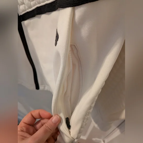 New Balance Women's Heatloft Athletic White Jacket - Size M - Picture 4 of 9